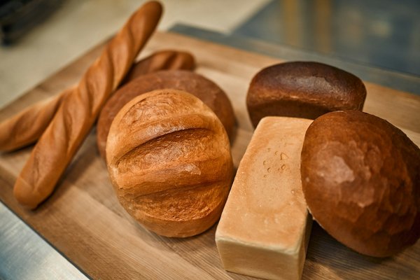 Les secrets de l'étiquette boulangerie pour séduire vos clients